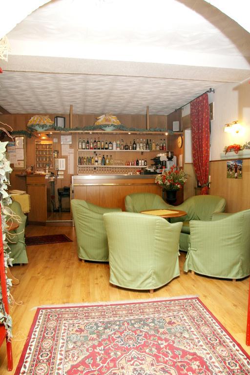 Albergo Garni Cavento Pinzolo Eksteriør billede